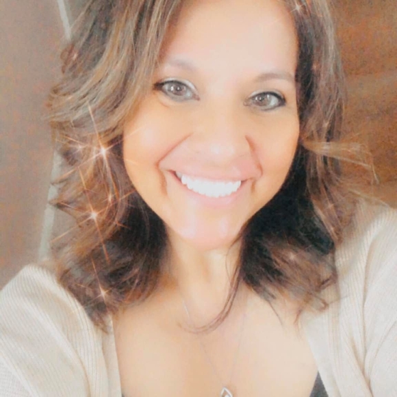 Meet your Posher, Raquel - Picture 1 of 1